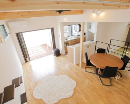 サラホームのリビング施工事例